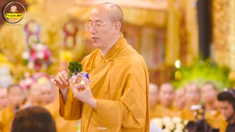 Xuất gia là gì? Điều kiện xuất gia trong Phật Giáo