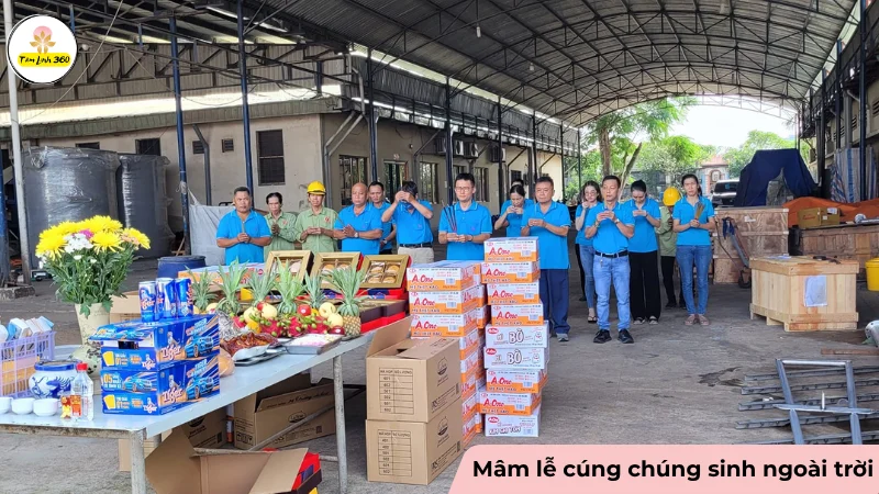 Nghi lễ cúng rằm tháng 7 ngoài trời