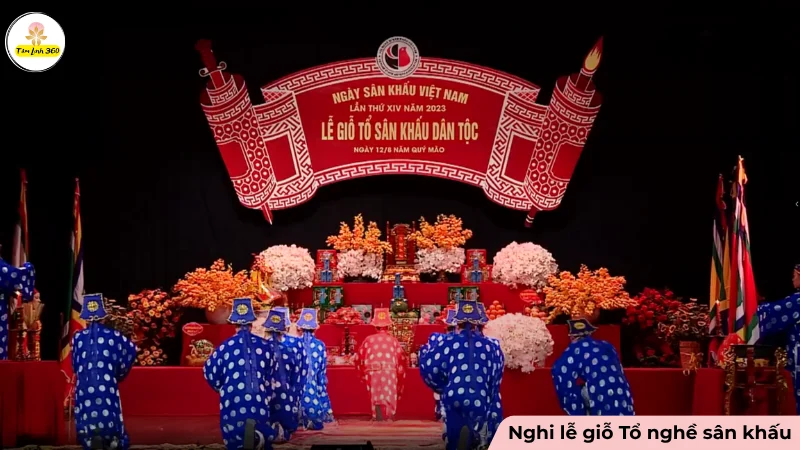 Nghi lễ cúng Tổ nghề sân khấu nghiệm trang